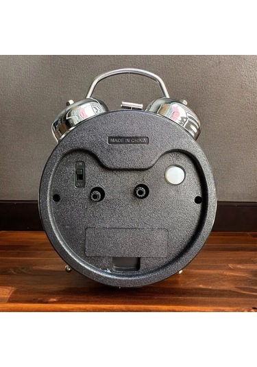 Gümüş Metal Alarmlı Masa Saati Çok Renkli