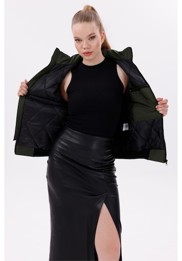 Kadın Astarlı Dik Yaka Mevsimlik Su Ve Rüzgar Geçirmez Mont Haki