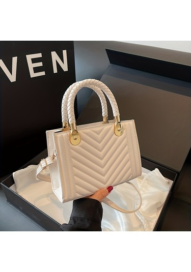 Klasik Kapitone Detaylı Kare Bayan Çanta