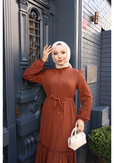 Kadın Kahve Boydan Düğmeli Eteği Piliseli Kuşaklı Lara Keten Uzun Tesettür Elbise Kahve