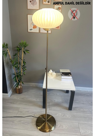 Elegant Beyaz Cam Lambader Düz İnce Gövde Modern Dekoratif Metal Oturma Odası Zemin Lambası Natural