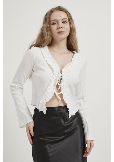 Kadın Fırfır Detaylı Önü Bağcıklı Esnek Pamuk Kısa Fitilli Hırka Beyaz