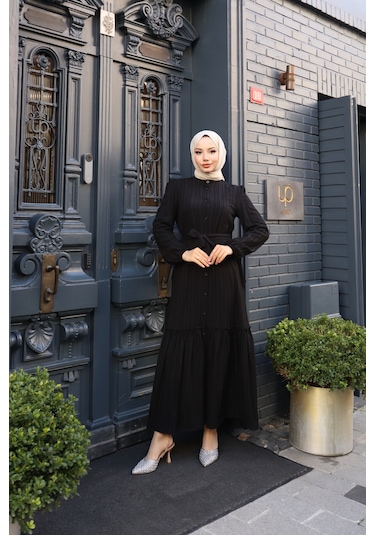 Kadın Siyah Boydan Düğmeli Eteği Piliseli Kuşaklı Lara Keten Uzun Tesettür Elbise Siyah