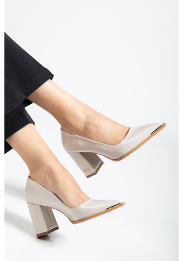 Suins Premium Verty Model Kadın Kalın Topuklu Burnu Taşlı Rugan Stiletto Ayakkabı Ten