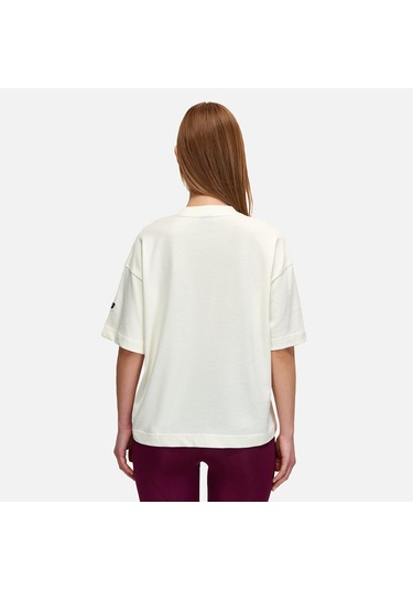 New Balance Lifestyle Kadın Tshirt Beyaz Beyaz