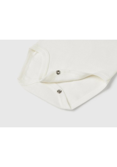 Bebek Beyaz Logo İşlemeli Çıtçıtlı Bebe Yakalı Kısa Kollu Body Beyaz