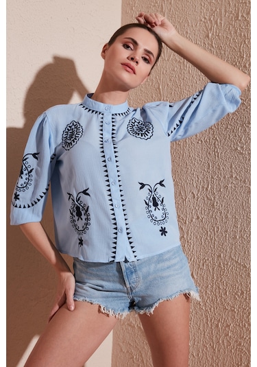 Lela Nakış Işlemeli Truvakar Kol Hakim Yaka Pamuklu Şile Bezi Bayan Gömlek 611Bz0044 Bebe Mavi-Lacivert