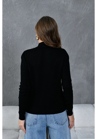 Kadın Dik Yaka Saç Örgü Nakış Detaylı Triko Kazak Siyah