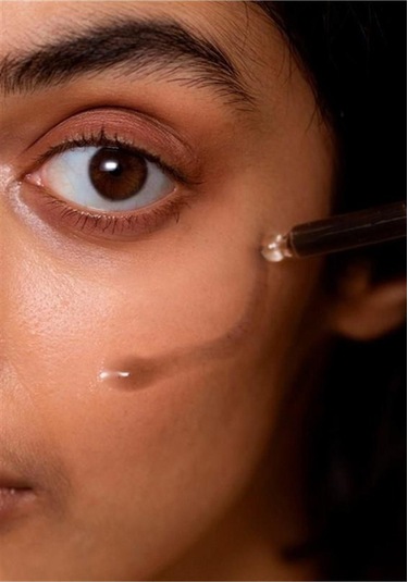 The Body Shop Himalayan Charcoal Gece Peelingi 30ml