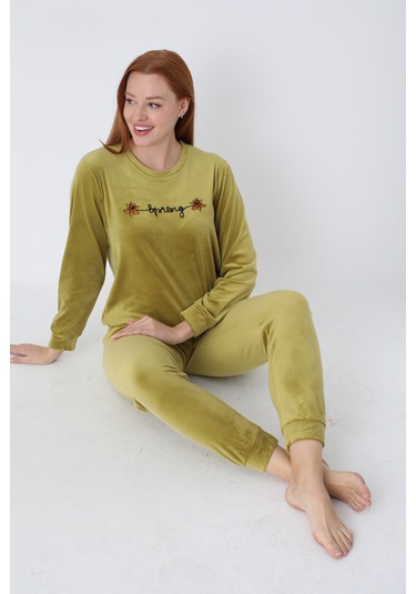 Fıstık Yeşili Kadife Yazı Detaylı Pijama Takımı Fıstık Yeşili