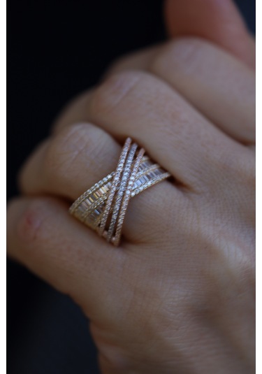 Yenigün Kuyumculuk 14 Ayar Altın Üç Renkli Baget Sarmalı Yüzük Yzk26575