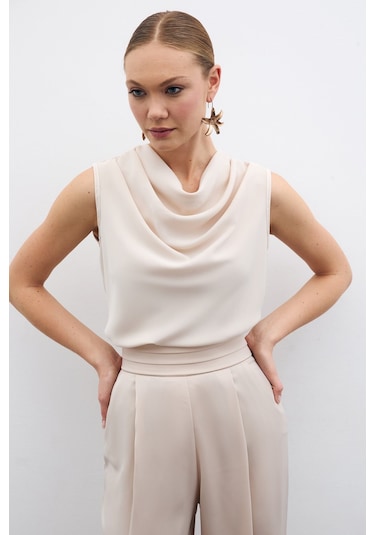 Sateen Degaje Yaka Kolsuz Bluz - Bej