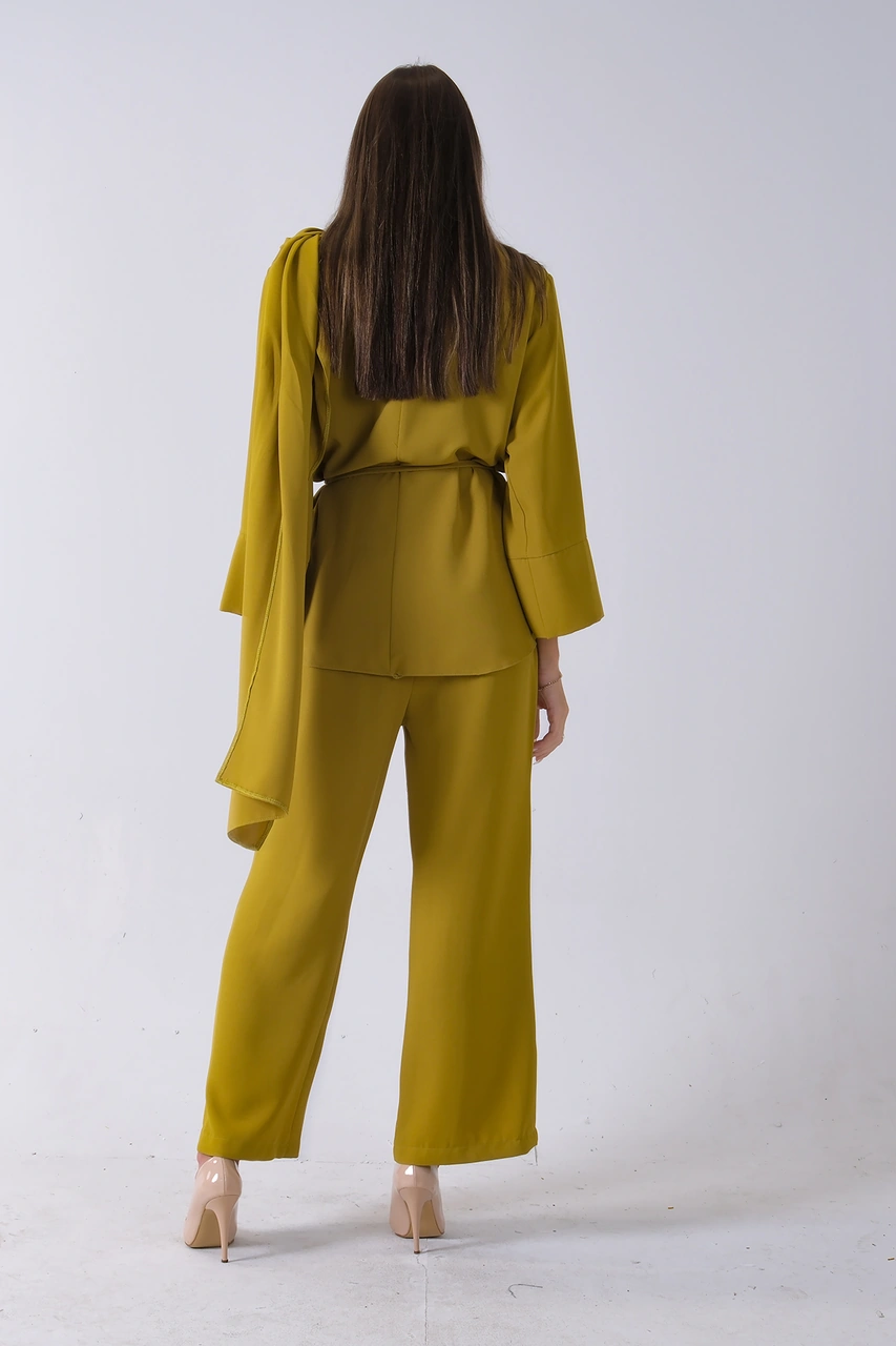 Feminist Fıstık Şal Yaka Üzeri Broş Detaylı Pantolonlu Takım 4592270.22 Fıstık
