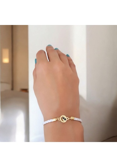 Archin Zar Temalı Ay Motifli 14 Ayar Altın Plakalı Doğal Beyaz Derili Hediye Bileklik-477sembol Zar