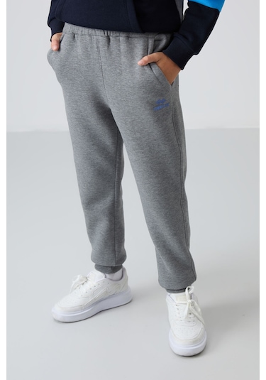 Gri Melanj Pamuklu Kalın İçi Tüylü Yumuşak Dokulu Standart Fit Nakışlı Erkek Çocuk Eşofman Takım - Gri Melanj