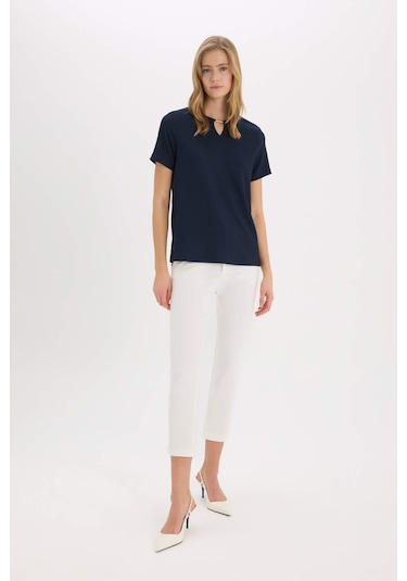 DeFacto Regular Fit Apaş Yaka Basic Düz Bürümcük Kısa Kollu Tişört E0325AX25SPNV135 DeFacto Regular Fit Apaş Yaka Basic Düz Bürümcük Kısa Kollu Tişört E0325AX25SPNV135