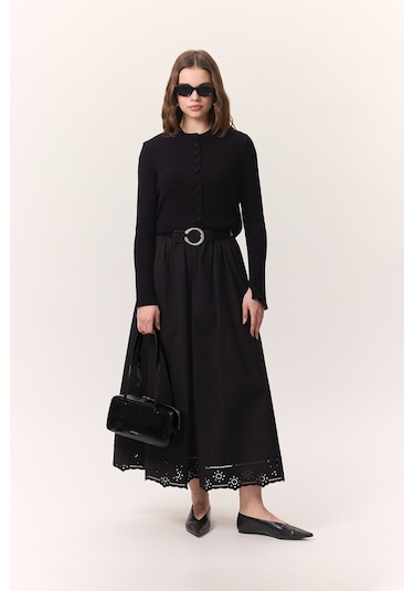 Nakış Detaylı Geniş Etek Siyah Siyah