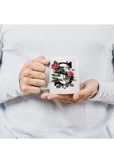 S Baş Harf Kırmızı Güller İle Sarılı Bardak 330 Ml Kişiye Özel Çiçekli Hediye Beyaz