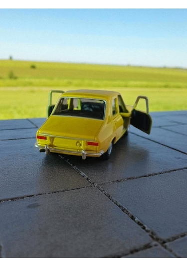 Nostaljik Metal Çek Bırak Sarı Araba Renault 12 Kapılar Açılır Diğer