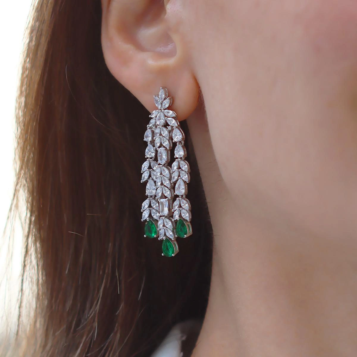 Yaprak Tasarım Zümrüt Taşlı Gümüş Küpe Gümüş