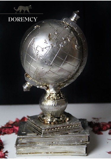 Doremcy Dekoratif Gümüş Kitaplı Dünya Küre Ev Ve Ofis Hediyelik Polyester Döküm Biblo Bronz