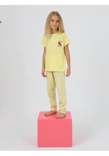 Kız Çocuk Kısa Kollu %100 Pamuklu Strawberry Pijama Takımı Sarı Sarı