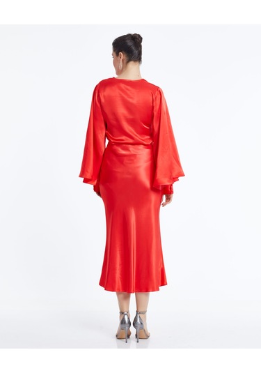 Kadın Saten Görünümlü Bluz Geniş Kol Detaylı Ve Zarif Tasarım Koral