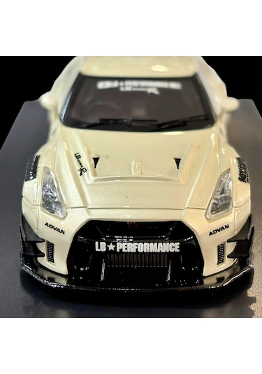 Liberty Walk 1/64 Gt-r R35 141/300 Limited Edition