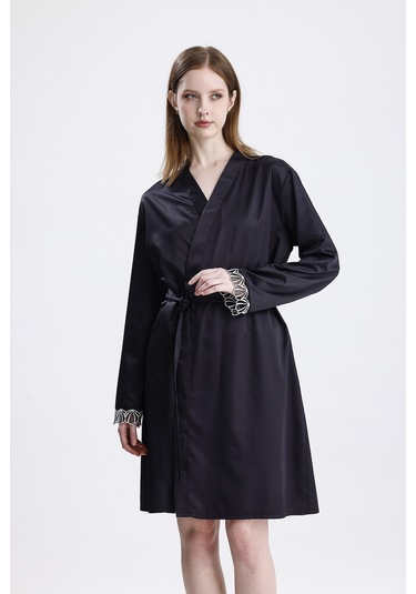Laperissa Kadın Siyah Dantel Detaylı Kuşaklı Saten Dokuma Şık Sabahlık Siyah