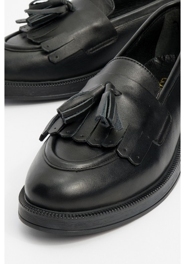 Milina Siyah Cilt Püsküllü Hakiki Deri Kadın Loafer Ayakkabı Siyah Cilt