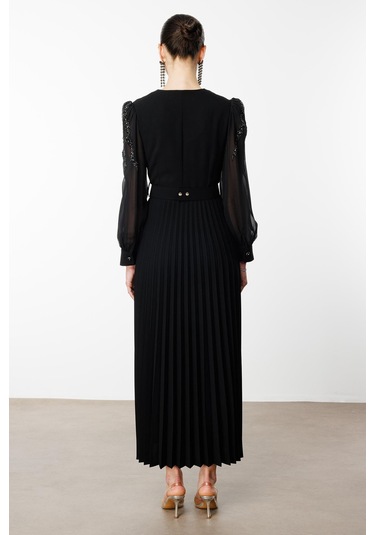 Moda İlgi Kadın Kolları Ve Omuzları Taşlı Beli Kemerli Piliseli Uzun Elbise 6645 Siyah Siyah