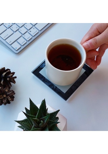 Decorita Cam Bardak Altlığı Harfli Tasarım Ç Harfi 4'lü Takım 10 x 10 CM Çok Renkli