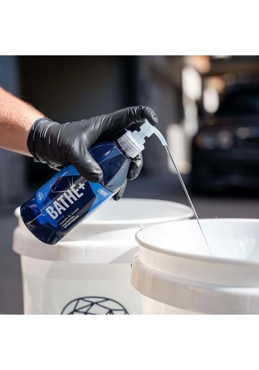 Gyeon Q²m Bathe+ Plus Seramik Bazlı Ph Nötr Cilalı Oto Şampuanı 500 Ml