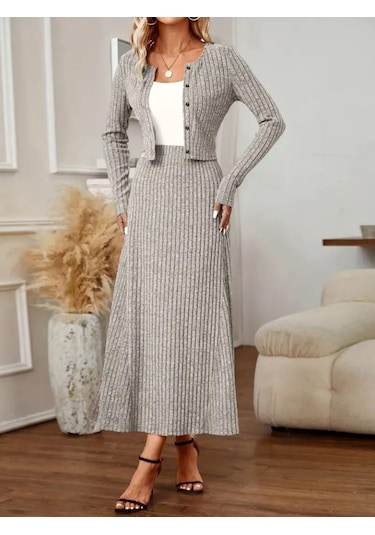 Kadın Uzun Kollu Önden Düğmeli Bluz Ve Yüksek Bel A Kesim Uzun Etek Şardonlu Kaşkorse Ikili Takım Gri Kadın Uzun Kollu Önden Düğmeli Bluz Ve Yüksek Bel A Kesim Uzun Etek Şardonlu Kaşkorse Ikili Takım Gri