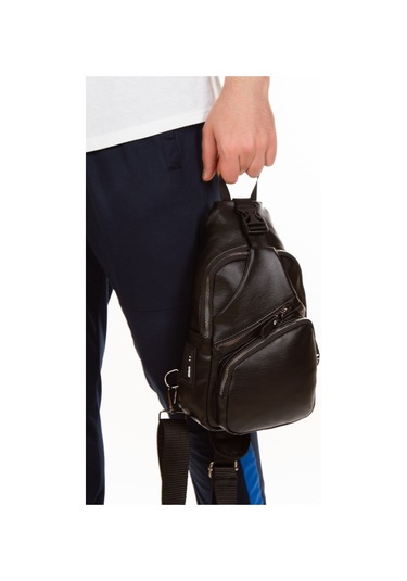 Unisex Siyah Yıkama Deri Göğüs Ve Omuz Çantası Kulaklık Çıkışlı A