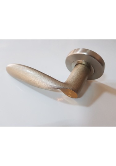 Çelik Kapı Kolu Rozetli Prinç Neptün Lazer Labrifin Sol