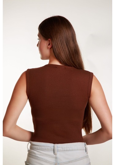 Kadın Kahverengi Fitilli Likralı Sıfır Kol Bisiklet Yaka Örme Atlet Tshirt Bluz Kahverengi