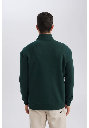 DeFacto Comfort Regular Fit Rahat Kalıp Fermuarlı Dik Yaka Basic Düz Sweatshirt X7405AZ24AUGN852 DeFacto Comfort Regular Fit Rahat Kalıp Fermuarlı Dik Yaka Basic Düz Sweatshirt X7405AZ24AUGN852