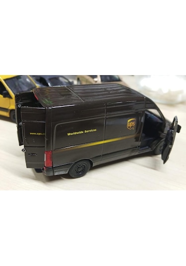Kinsmart Oyuncak Metal Model Araba 1/36 Çek Bırak Mercedes Benz Ups Kargo Aracı