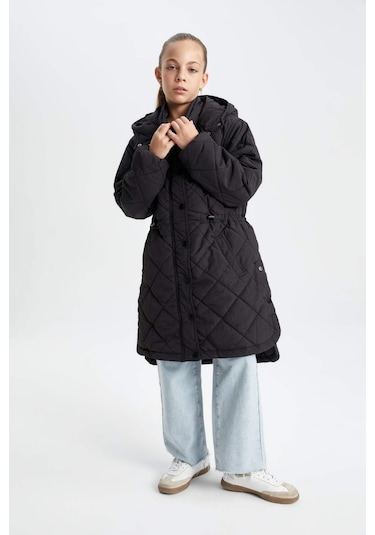 DeFacto Kız Çocuk Su İtici Kapüşonlu Fermuarlı Çıtçıtlı Cepli Uzun Mont Parka C8974A824AUBK27 Siyah