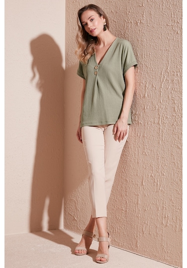 Lela Düğme Detaylı V Yaka Bayan Bluz 5865567 Olive