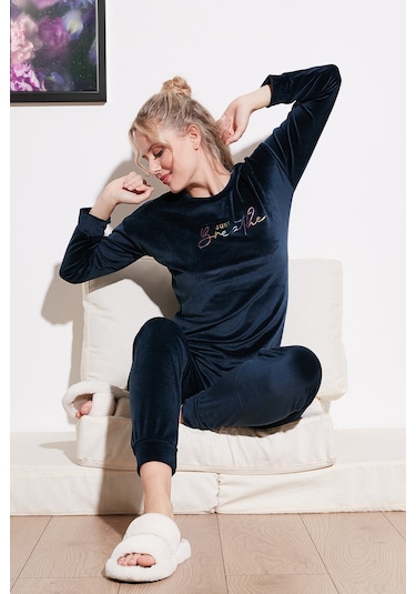 Lela Regular Fit Yumuşak Dokulu Kadife Bayan Pijama Takımı 6094200W4 Lacivert