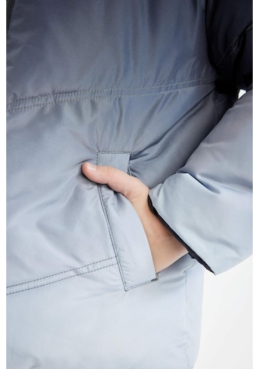 DeFacto Erkek Çocuk Su İtici Çift Taraflı Kapüşonlu Şişme Mont C5635A824WNAR31