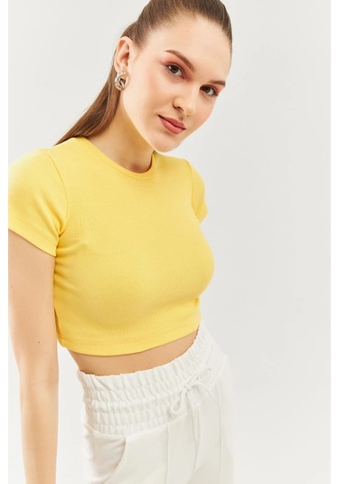 Kadın Kısa Kol Bisiklet Yaka Vücuda Oturan %100 Pamuklu Kaşkorse Esnek Crop Bluz Sari