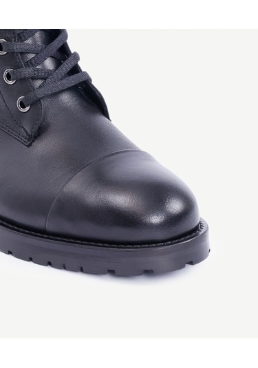 Yargıcı İnce Tabanlı Deri Bağcıklı Bot 25kkay4022x 001 Siyah