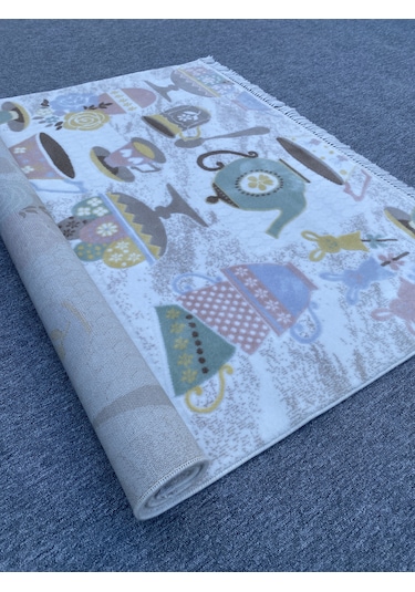 Kahve Fincanlı Desenli Kesme Halı 150x155 Akrilik Saçaklı Halı