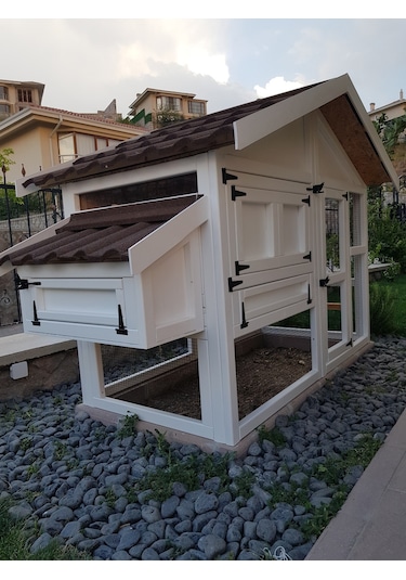 AHŞAP TAVUK KÜMESİ