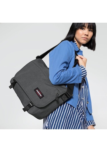 Eastpak Delegate Black Denim Omuz Çantası EK26E77H