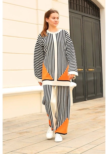 Çizgili Bisiklet Yaka Triko Takım Beyaz Beyaz