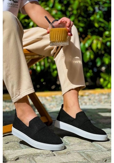 Siyah Triko Yüksek Taban Bağcıksız Günlük Erkek Ayakkabısı Siyah